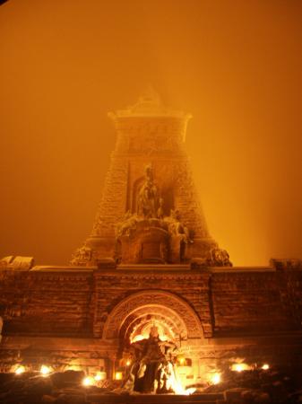 Kyffhäuser Denkmal im Nebel